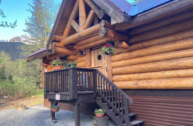 Cabina de troncos de picea personalizados
