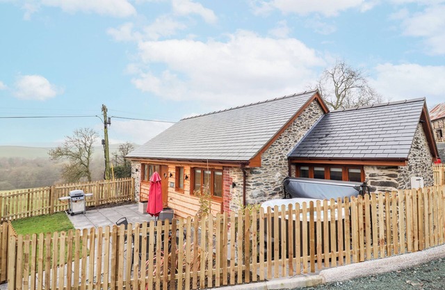 Corte Moch, Graneros de Plas Moelfre Hall, LLANRHAEADR-YM-MOCHNANT
