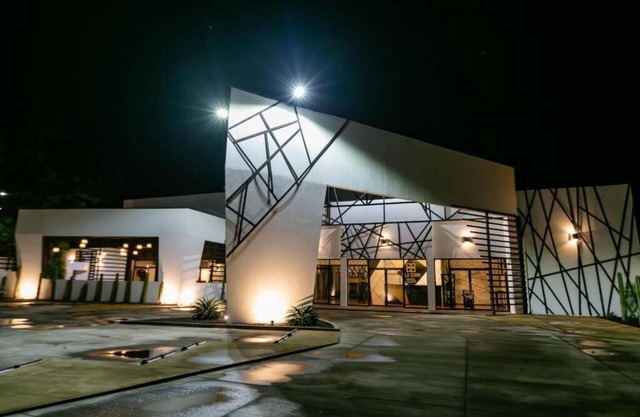 D la Torre Hotel