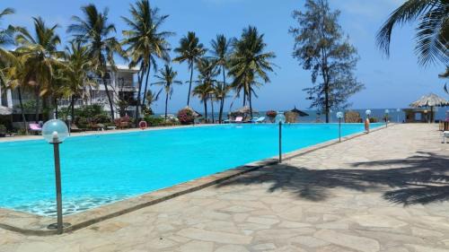 DADA Luxury Suites Beachfront Tropical Paradise