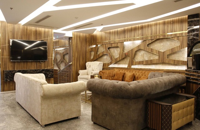 Dan Golden Hotel & Lounge