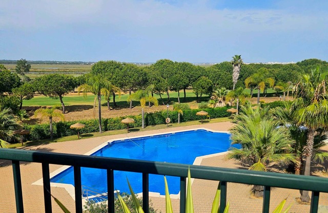 DAR01 Vista a la piscina Prado Golf
