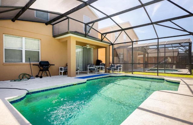 Davenport Getaway 4BR with Pool