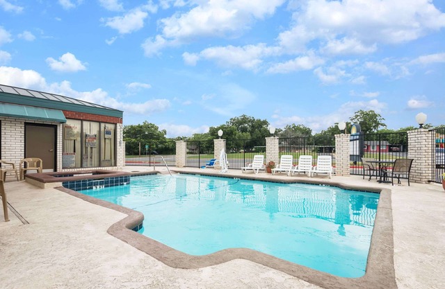 Days Inn by Wyndham New Braunfels