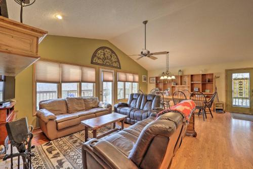 Decks and Scenic Views Beech Mountain Cabin!