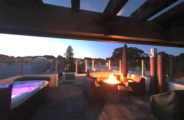 Decks, Views, Large 4 BR. SF's coolest¹ neighborhood, and family-friendly!
