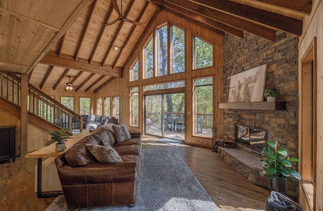 Deer Creek Cabin by Innsbrook Vacations!
