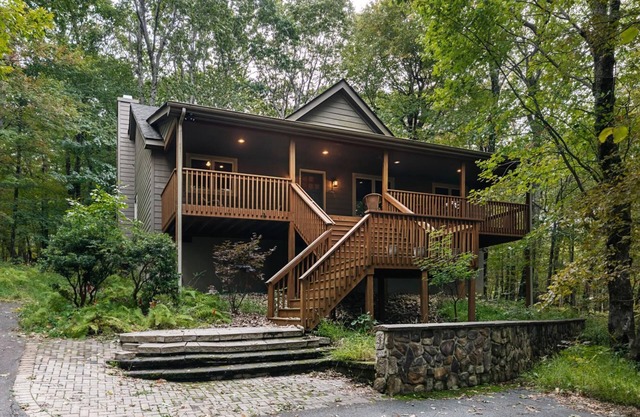 Deer Spring Home at Wintergreen Near to Ski Slopes