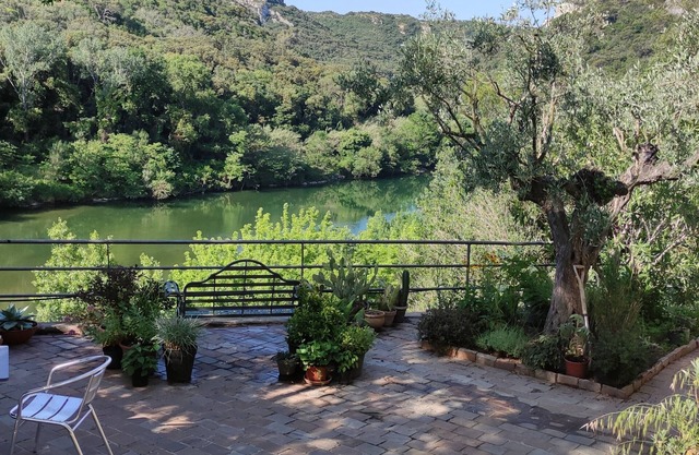 Encantador apartamento junto al río con vistas al río, The Lower