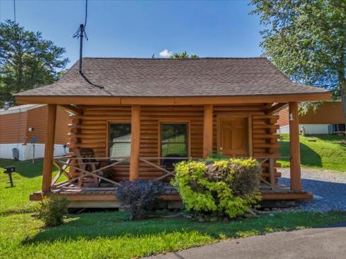 Deluxe 1 BR Cabin with Parking