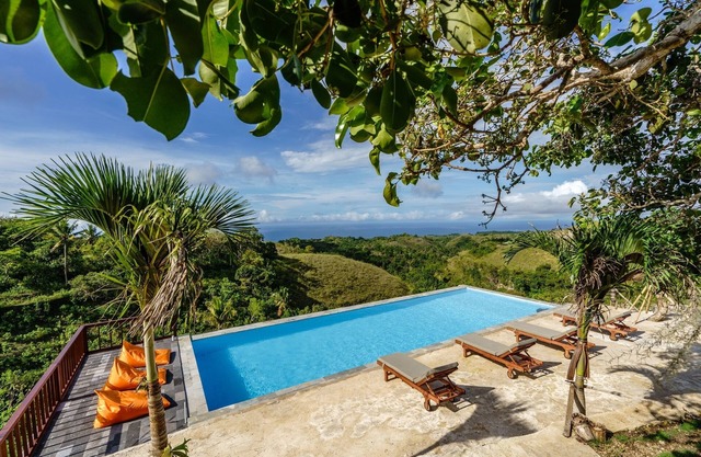 Deluxe Bungalow w/ 90m² Pool, Pini Sentana Village