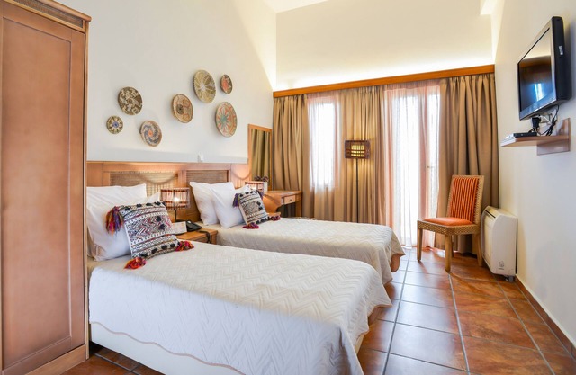 Habitación Doble Deluxe / Hotel Varos Village