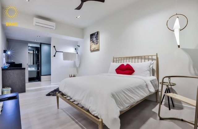 Suite Deluxe King con vistas al jardín 7