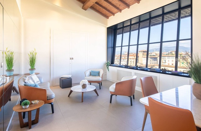 Penthouse Ponte Vecchio Cathedral View + Parking + Terrace