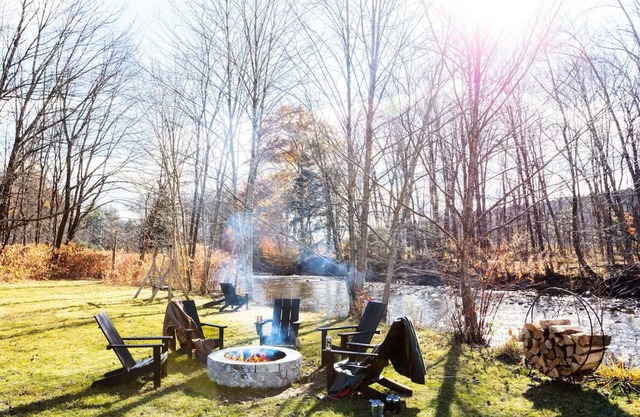 Deluxe Riverside King w/ Patio | Tälta Lodge, a Bluebird by Lark | River Access