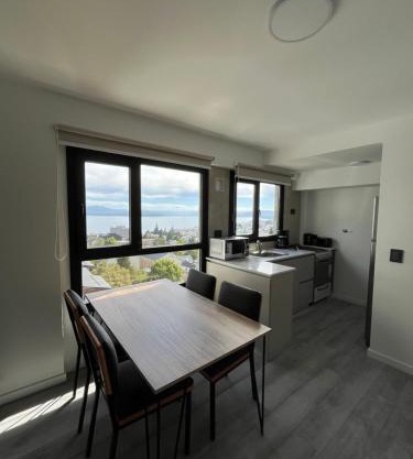 Departamento con vista al lago