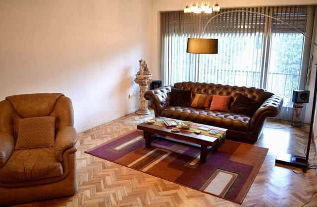 DEPARTAMENTO EN LA PLATA AMPLIO CON COCHERA