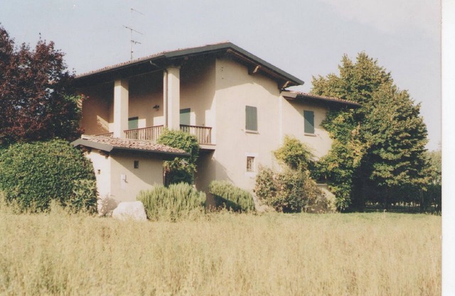 Desenzano casa de campo en el interior con vista al lago
