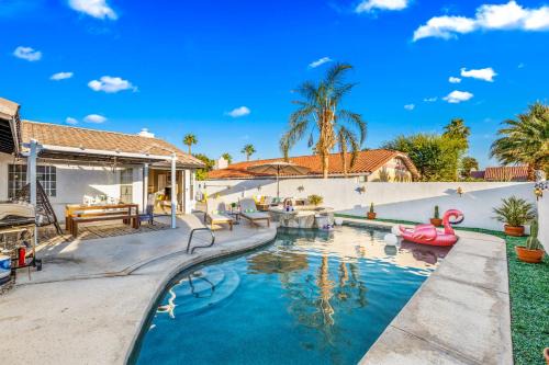Desert Fun 5BR Retreat with Pool
