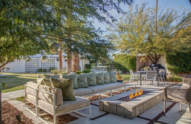 Diseñador de remodelación Mid-Century Cottage en Rancho Mirage