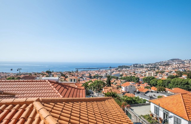 Diogo House w/ Fantastic View - By Wehost