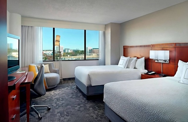 Discover Atlanta's Cumberland Area in Comfort w/ Paws Welcome & Pool Available!
