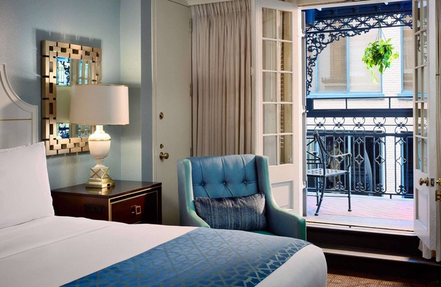 Discover Historic Homes in French Quarter! Pets Allowed, 4 onsite bars!