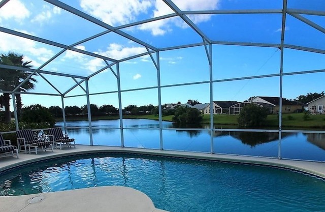 VILLA DE LUJO CON PISCINA DISNEY ORLANDO LAKE 4 BED