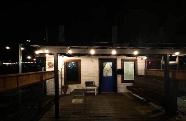 STAY IN THE HEART OF OLD EAST AUSTIN: E 7TH STREET
