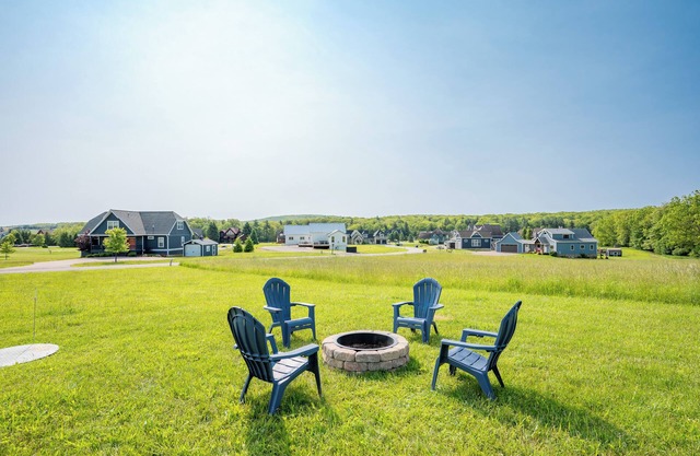 New! Tee Time: Lake Access, Hot Tub, Fireplace, Dock!