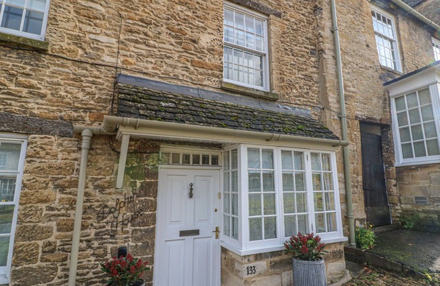Casa de los delfines, BURFORD