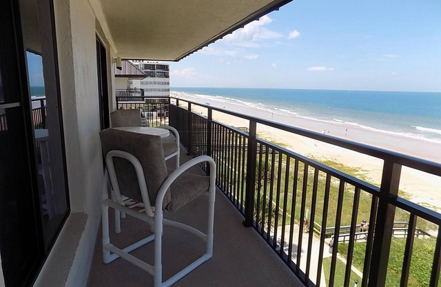 Condominio frente a la playa con vistas panorámicas en Ormond Beach