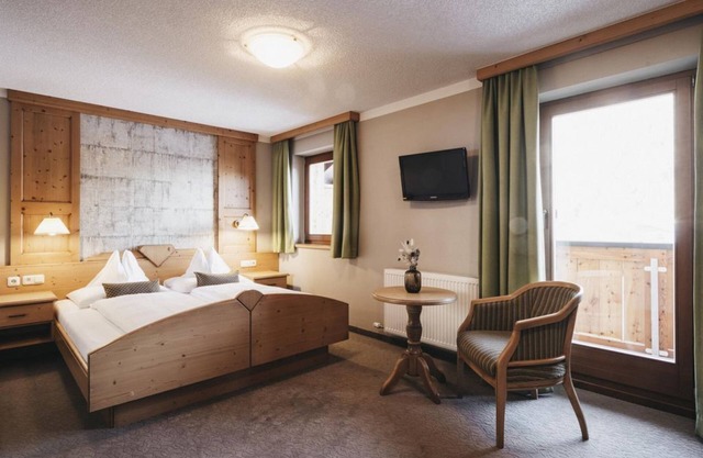 Doppelzimmer, Dusche, WC, Balkon - Hotel Wagnerhof