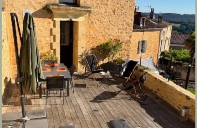 Dordogne, en el corazón del Périgord Negro, casa de pueblo con piscina privada