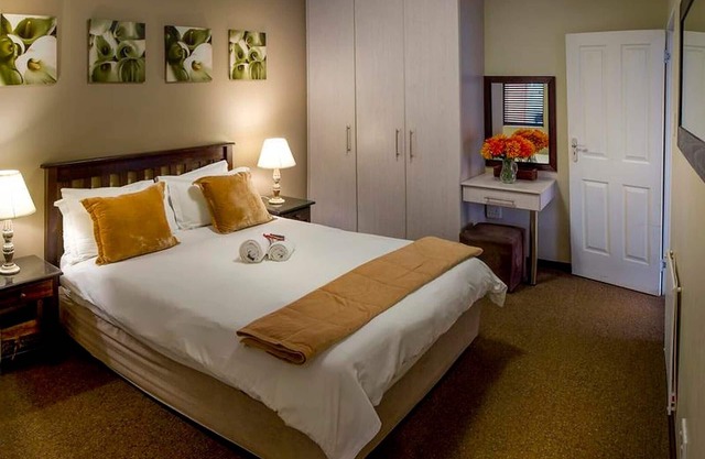 Cama doble y sofá cama, habitación de lujo, viajes de negocios, cerca de Port Elizabeth