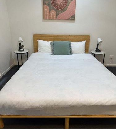 Double Bed Room with Ensuite Bath-Peaceful location