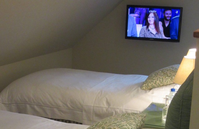 Cama de Matrimonio o Dos Camas-Lujoso-Baño con ducha-Numero 4 & 7