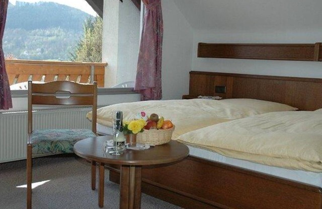 Habitación doble con balcón orientado al sur - Haus Diefenbach, Pension Ferienwohnungen
