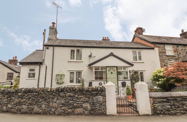 Dove Cottage, LLANFAIR TALHAIARN