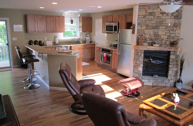 Downtown Brevard Cottage - Jacuzzi / Eco / Mascotas