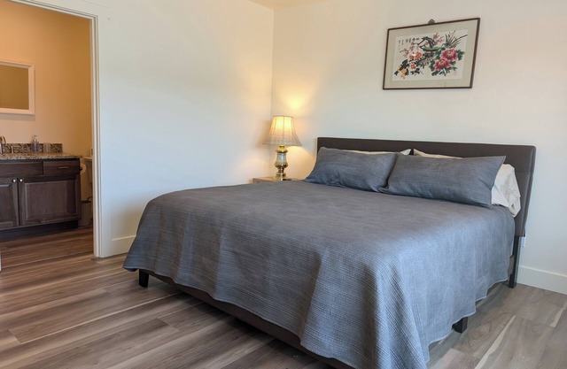 Downtown Friday Harbor! Newly Built! (PM)