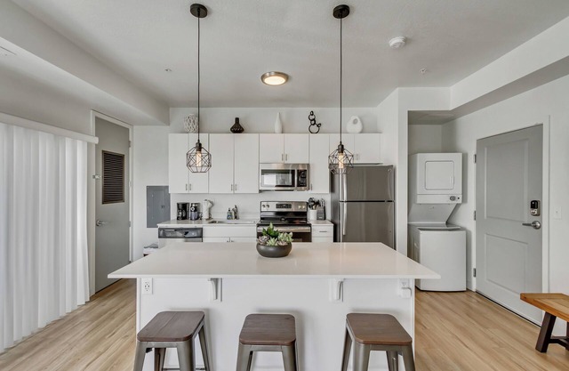 400-Penthouse Living! SLC en el centro de 1bed / 1bath con vistas de 180 grados!