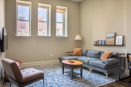 Downtown Sleek 2BR Loft