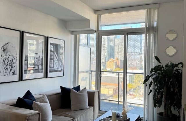 Downtown Toronto Condo with Office Space! Walking distance to Scotiabank Arenan