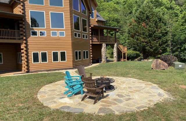 Dramatic Remodeled Log home with everything!