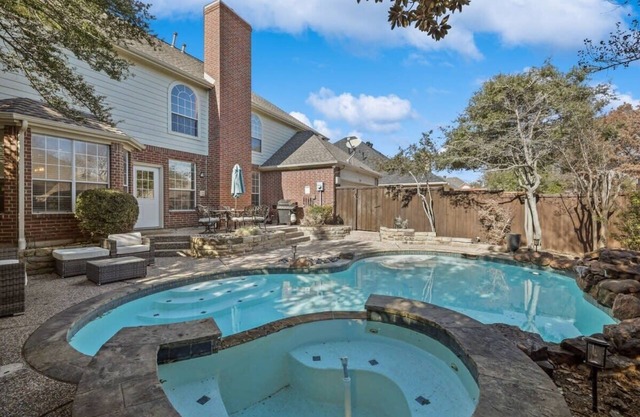 Dream Vacay in Central Plano - Pool & Grill
