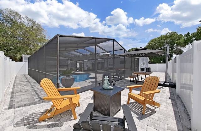 Dreamy Oasis 4-BR, 1 mile from Hard Rock Casino / With “Pool”