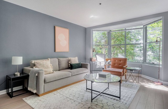 Dreamy South Beach 1BR, w/ Pool, next to SF Bay, by Blueground