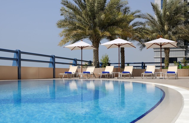 Dubai Marriott Harbour Hotel & Suites