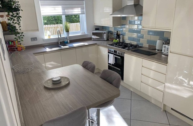 Duchess Gait is a stunning 3 bedroom house in Rhu, Helensburgh with external sitting area, free ...
